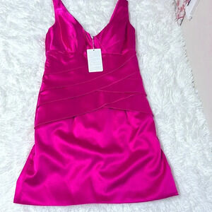 Dress First Cocktail Dress Form Fitting Fuchsia Sz6 Bust 34”waist 27” NWT